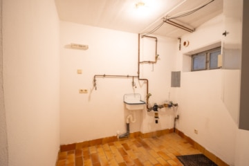 Modernes Reihenendhaus in ruhiger Feldrandlage von Babenhausen mit Garage, Garten und Carport! - Waschküche KG (639302)