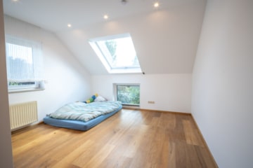 Modernes Reihenendhaus in ruhiger Feldrandlage von Babenhausen mit Garage, Garten und Carport! - Schlafzimmer 4 OG (639289)