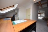 DIETZ: Doppelhaushälfte in ruhiger Wohnlage von Groß-Zimmern! - Offene 2 Schlafzimmer Dachgeschoss
