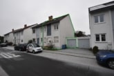 DIETZ: Doppelhaushälfte in ruhiger Wohnlage von Groß-Zimmern! - Straßenansicht