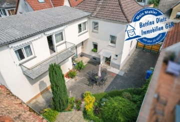 DIETZ: 2-Familienhaus mit Garten, Hofbreich, Keller und viel Platz in beliebter Lage Schaafheims!, 64850 Schaafheim, Zweifamilienhaus zum Kauf