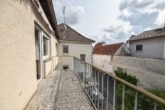 DIETZ: Freiwerdendes 2-Familienhaus mit Garten, Keller und viel Platz in beliebter Lage Schaafheims! - Balkon