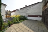 DIETZ: Freiwerdendes 2-Familienhaus mit Garten, Keller und viel Platz in beliebter Lage Schaafheims! - erhöhte Terrasse