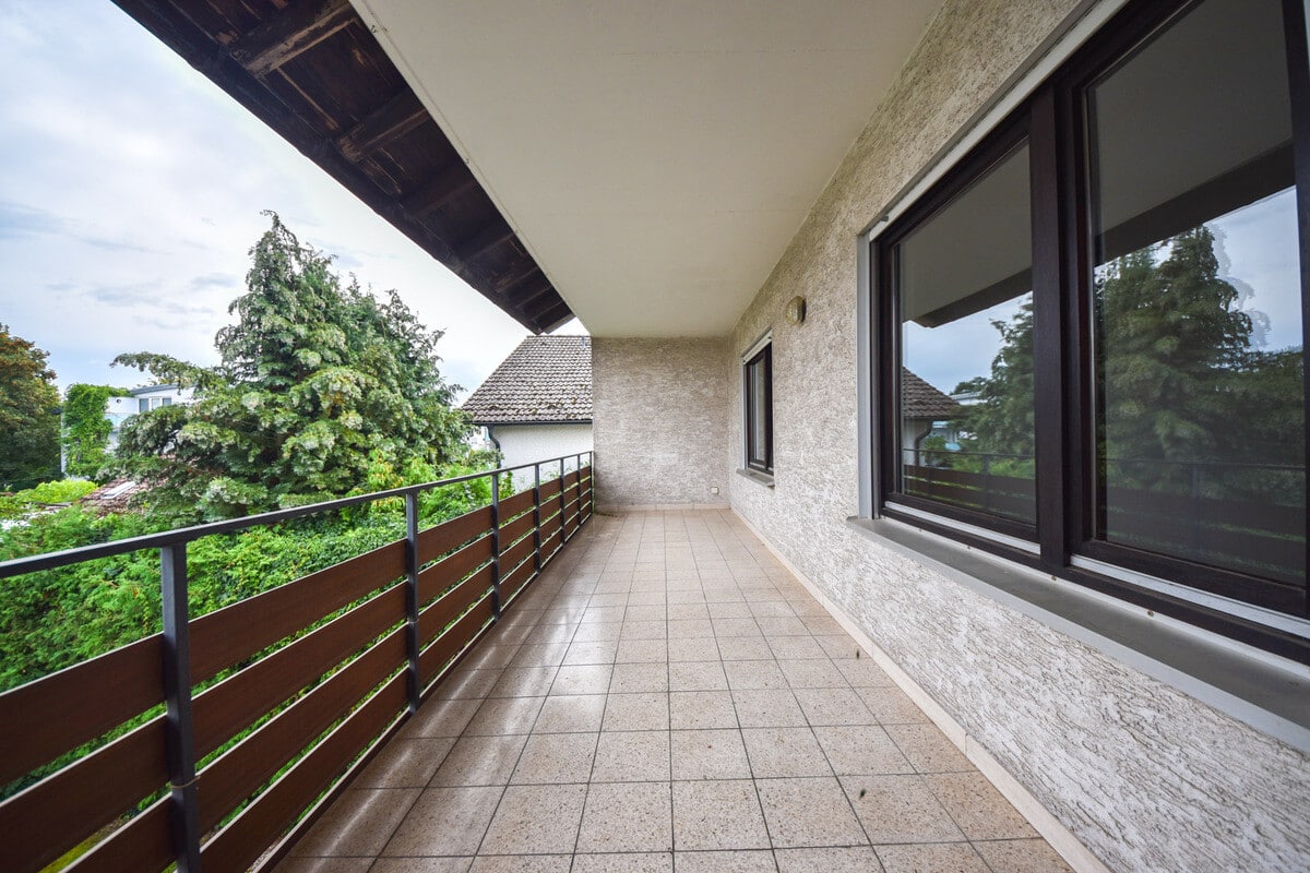 überdachter Balkon