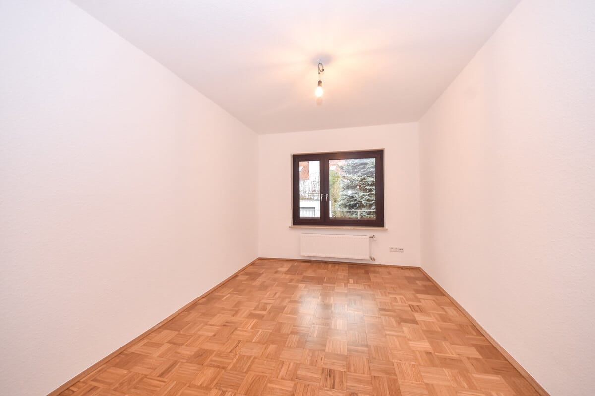 Schlafzimmer 2 von 2 EG