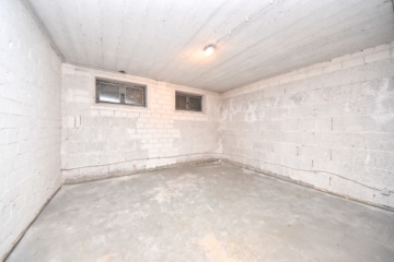 Gepflegtes 3 FH in Groß-Zimmern – 1 Wohnung sofort beziehbar – Garten und 2 Garagen – ruhige Lage - Kellerraum (640316)