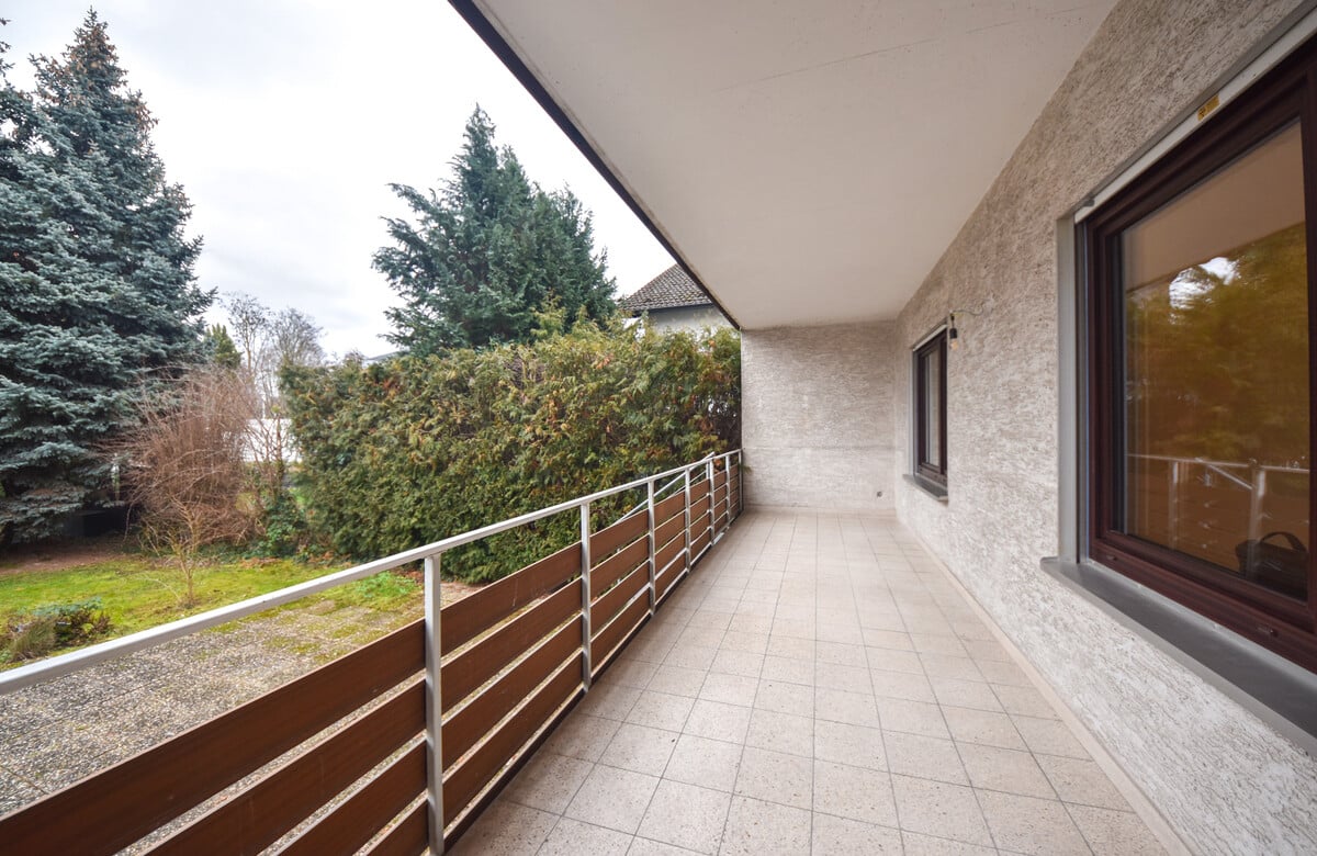 überdachter Balkon