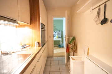 DIETZ: Gepflegte 2 Zimmerwohnung mit Balkon, Tiefgaragenstell. in ruhiger Lage Rodgau Hainhausen! - Küche (649871)