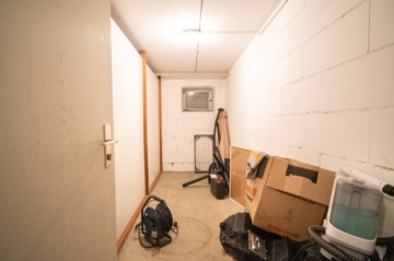 DIETZ: Gepflegte 2 Zimmerwohnung mit Balkon, Tiefgaragenstell. in ruhiger Lage Rodgau Hainhausen! - Eigener Kellerraum (649879)