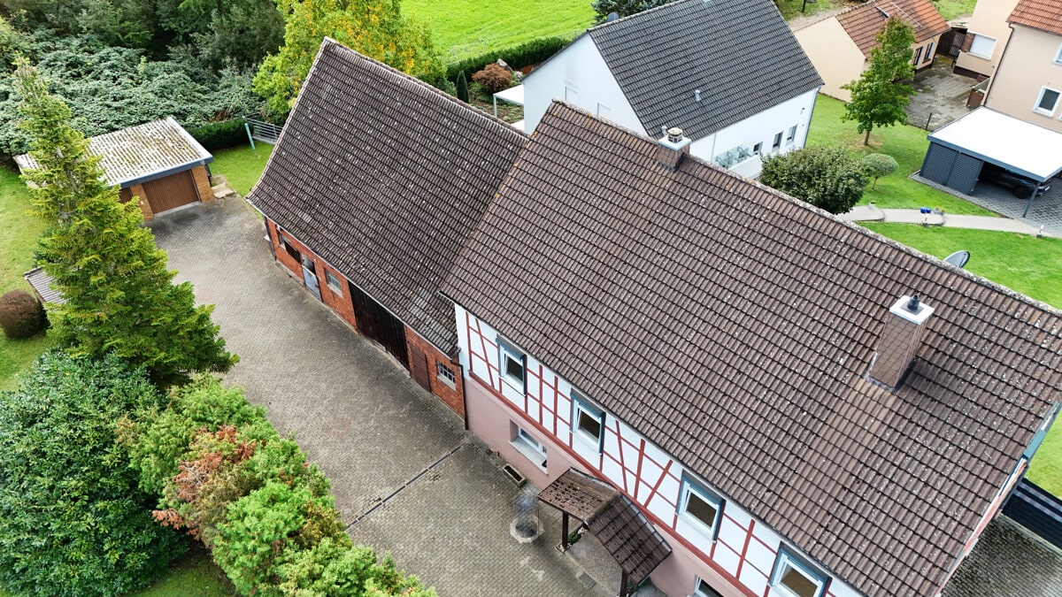 Wohnhaus und Nebengebäude