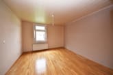 Zimmer 5 von 6 OG - DIETZ: Geräumiges 1-2 Familienhaus mit großem Grundstück, Nebengebäude und Doppelgarage!