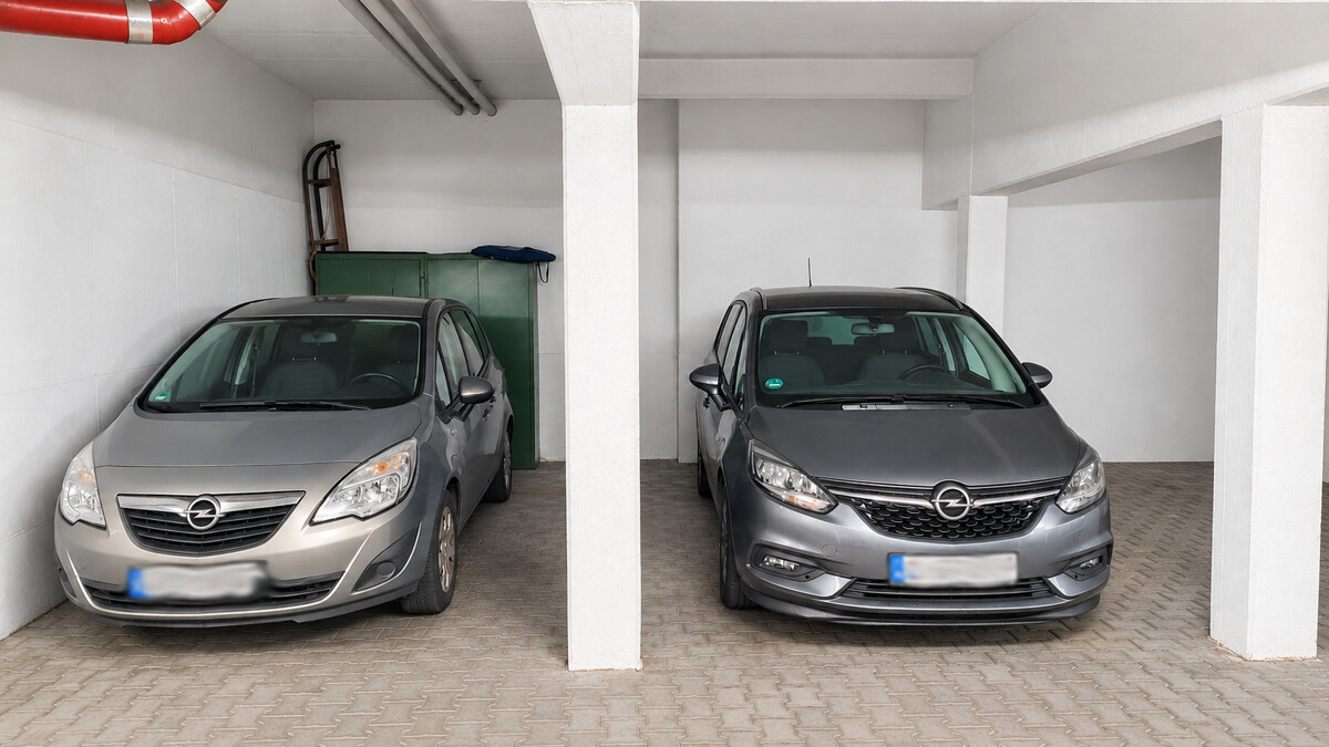 2 Tiefgaragenstellplätze