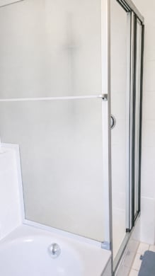 DIETZ: 3-Zimmerwohnung im Erdgeschoss mit zwei TG-Stellplätzen und Kellerraum! - Dusche (695239)