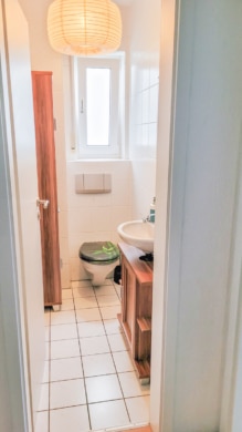 DIETZ: 3-Zimmerwohnung im Erdgeschoss mit zwei TG-Stellplätzen und Kellerraum! - Gäste-WC (695240)