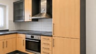 Küche - DIETZ: 3-Zimmerwohnung im Erdgeschoss mit zwei TG-Stellplätzen und Kellerraum!