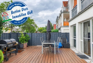 DIETZ: 3-Zimmerwohnung im Erdgeschoss mit zwei TG-Stellplätzen und Kellerraum! - große Terrasse (695228)