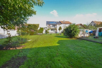 DIETZ: SANIERTE 4-Zimmer-Wohnung – 1. Obergeschoss im 2-Familienhaus! 1/2 Garage + 2 PKW-Außenplätze - Gartennutzung nach Absprache (645444)