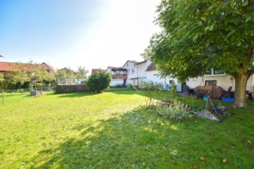 DIETZ: SANIERTE 4-Zimmer-Wohnung – 1. Obergeschoss im 2-Familienhaus! 1/2 Garage + 2 PKW-Außenplätze - Gartennutzung nach Absprache (645445)