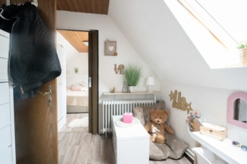 DIETZ: 2-FH mit Nebengebäude, Keller und Hofbereich in Rodgau-Weiskirchen! WEG-Teilung! - Diele NG (638107)