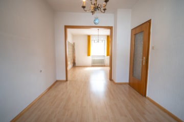 DIETZ: 2-FH mit Nebengebäude, Keller und Hofbereich in Rodgau-Weiskirchen! WEG-Teilung! - Essbereich/Schlafzimmer EG (638069)