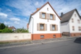 Außenansicht - Großzügiges 2-Familienhaus mit Nebengebäude, Keller und Hofbereich in Rodgau-Weiskirchen!