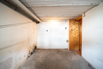 DIETZ: 2-FH mit Nebengebäude, Keller und Hofbereich in Rodgau-Weiskirchen! WEG-Teilung! - Abstellraum 2 KG (638100)