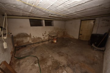 DIETZ: Top-Wohnlage 2-Familienhaus-Sanierungshaus + weitere Bebauung im hinteren Bereich möglich! - Waschkeller (641786)