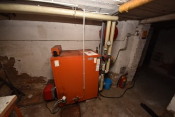 DIETZ: Top-Wohnlage 2-Familienhaus-Sanierungshaus + weitere Bebauung im hinteren Bereich möglich! - Ölheizung (641787)