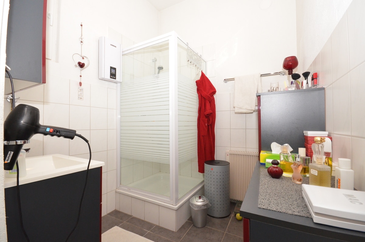 Tageslichtbad mit Dusche