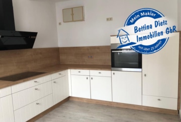 DIETZ: 2-3 Zimmer Wohnung mit schöner Einbauküche und Holzofen in ruhiger Wohnlage!, 64850 Schaafheim, Erdgeschosswohnung