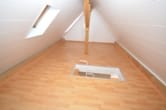 DIETZ: Neu renoviertes großes Reihenhaus in Klein-Zimmern zu vermieten! - Spitzboden