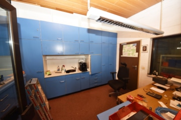 DIETZ: Gewerbeimmobilie mit 1772qm Lager- und Produktionsflächen auf 3.540qm Grundstück. Heizung neu - Büro mit Küche (641685)