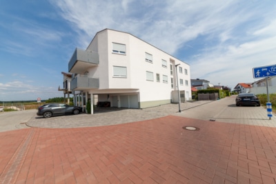 DIETZ: NEUBAU 3-Zimmer-Wohnung im 2. Obergeschoss mit herrlichem Weitblick – Feldrandlage! - Außenansicht (701234)