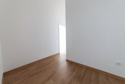 DIETZ: NEUBAU 3-Zimmer-Wohnung im 2. Obergeschoss mit herrlichem Weitblick – Feldrandlage! - Eingangsbereich für Garderbe (701245)
