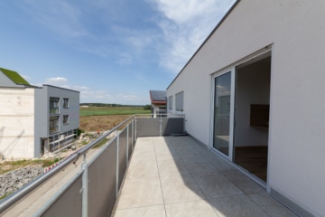 DIETZ: NEUBAU 3-Zimmer-Wohnung im 2. Obergeschoss mit herrlichem Weitblick – Feldrandlage! - Balkon (655528)
