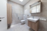 TGL-Bad - DIETZ: NEUBAU 3-Zimmer-Wohnung im 2. Obergeschoss mit herrlichem Weitblick – Feldrandlage!