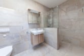 TGL-Bad mit Dusche - DIETZ: NEUBAU 3-Zimmer-Wohnung im 2. Obergeschoss mit herrlichem Weitblick – Feldrandlage!