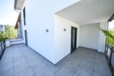 Terrasse 2 - Neuwertige 3 Zi-Wohnung im 1. OG mit Personenaufzug, Kellerraum und 2 PKW – Stellplätzen in Messel!