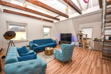 DIETZ: 1-2 Familienhaus in ruhiger Großostheimer Wohnlage zu verkaufen! Erdgeschoss bereits frei! - Wohn- und Essbereich DG (647651)