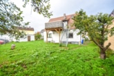 Garten - DIETZ: 1-2 Familienhaus in ruhiger Großostheimer Wohnlage zu verkaufen! Erdgeschoss bereits frei!