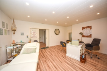 DIETZ: 1-2 Familienhaus in ruhiger Großostheimer Wohnlage zu verkaufen! Erdgeschoss bereits frei! - Wohnen oder Arbeiten EG (647640)