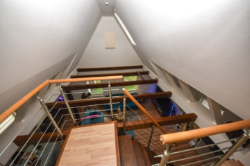 DIETZ: 1-2 Familienhaus in ruhiger Großostheimer Wohnlage zu verkaufen! Erdgeschoss bereits frei! - Blick aus Spitzboden DG (647663)