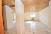 Wohnzimmer - DIETZ: Einzugsbereite und renovierte 3-Zimmerwohnung in Münster zu vermieten!