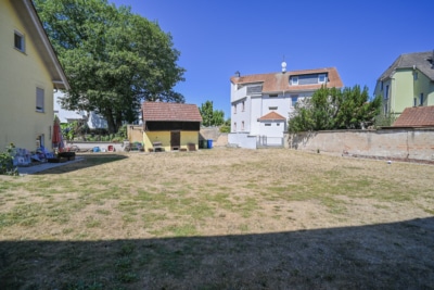 DIETZ: Wohn- und Geschäftshaus am Babenhäuser Bahnhof mit Biergarten und weiterem Baugrundstück! - Garten (700177)