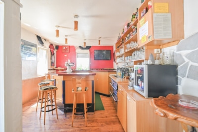 DIETZ: Wohn- und Geschäftshaus am Babenhäuser Bahnhof mit Biergarten und weiterem Baugrundstück! - Gastraum EG (700117)