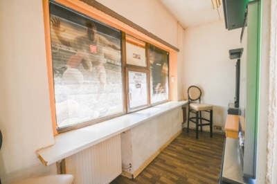 DIETZ: Wohn- und Geschäftshaus am Babenhäuser Bahnhof mit Biergarten und weiterem Baugrundstück! - Gastraum (700123)