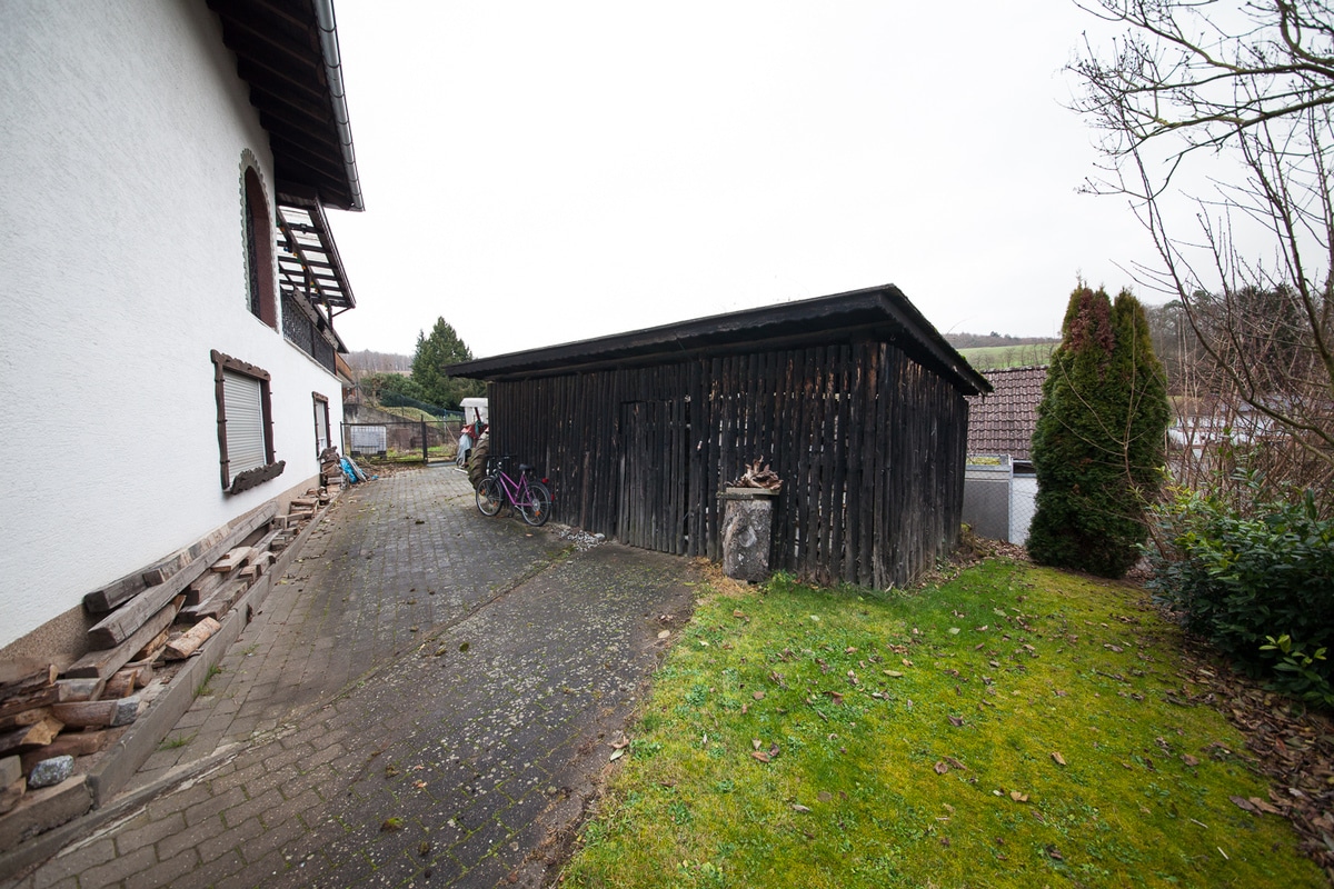 kleine Abstellhalle