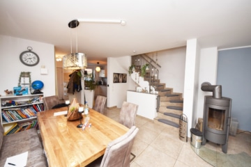 DIETZ: Junges Familienhaus mit angrenzendem idyllischen Waldgrundstück in Laufach zu verkaufen! - Essbereich (668517)