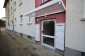 DIETZ: Modernisierte 2-Zimmer-Wohnung Einbauküche inkusive - überdachter Balkon - Hauseingang