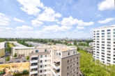 Blick aus dem Balkon - DIETZ: Renovierte 4-Zimmer-Eigentumswohnung im 10. OG in in Sachsenhausen!